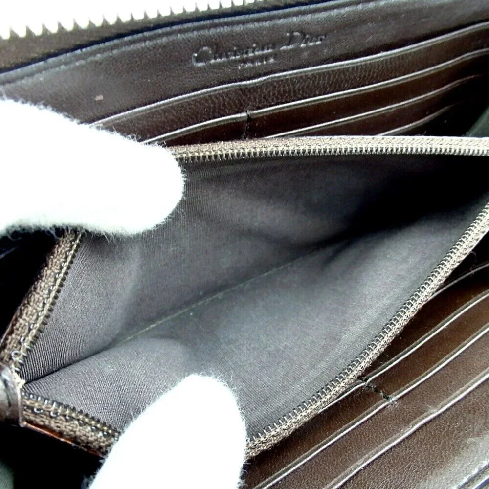 Authentic Christian Dior Cannage-embossed zip-around purse leather [Used]